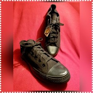 CHUCK TAYLOR ALL-STARS CONVERSE SHOES SIZE 12